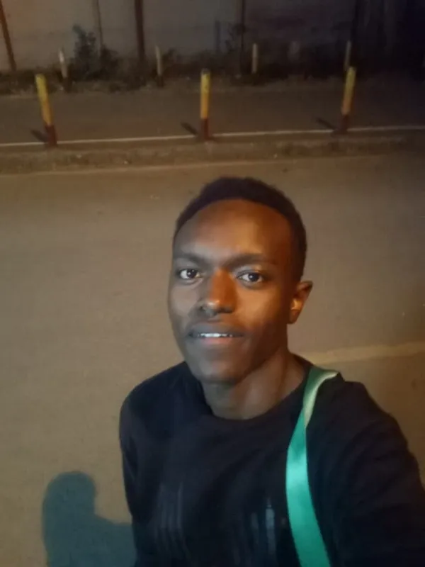 Nimeachwa guys,😔 single again,,