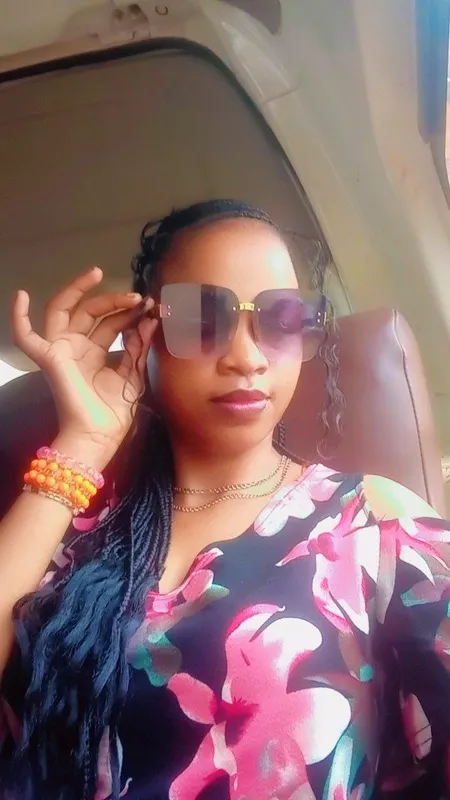 Bag🎒ni ya lip gloss alele n wewe🤏🤏