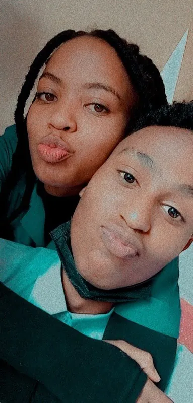 Me and my twin 🤞🏾
