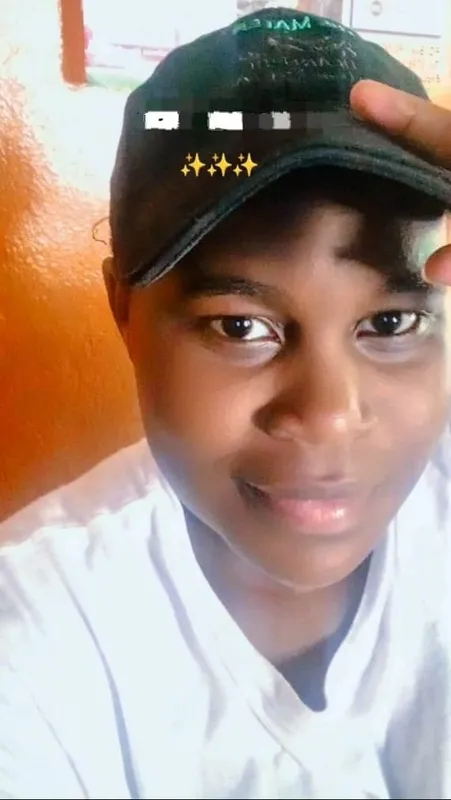 # Demure