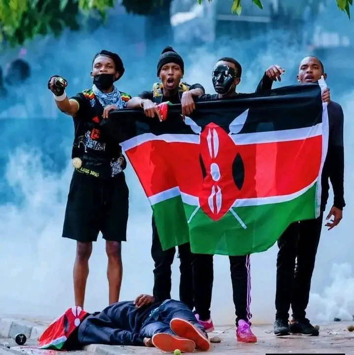 "Kuna Mc flani amenitusi eti ngoma yangu manze ni ya upuzi  na yye ni kumangana kila mahali kama  mbuzi "NGOMA TBT 

Follow for follow