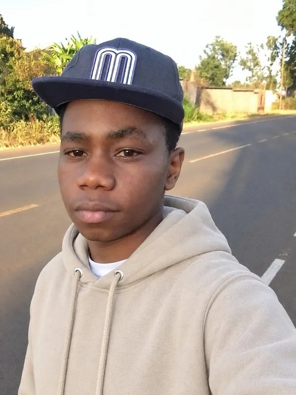 Usilale njaa nikiwa hapa 🫴
